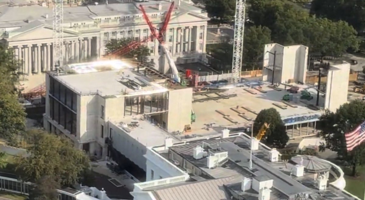 GuiltySyrup's tweet photo. Amazing footage of the White House Ballroom construction today (October 2nd) giving a 360 degree view from above.

The video is straight from the @POTUS 

Visible progress on the corridor, looks like some new steel has been put up on the back too, among many other details. https://t.co/xLRMymEdhv