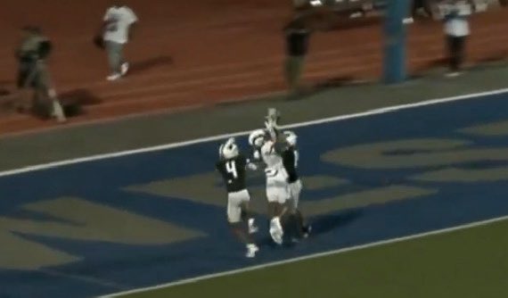 TheScoutingSpot's tweet photo. Kevin Hartsfield wins the game for Newton with this ridiculous TD catch

The 2028 tailback is just built different! https://t.co/PmUMiTRtCF