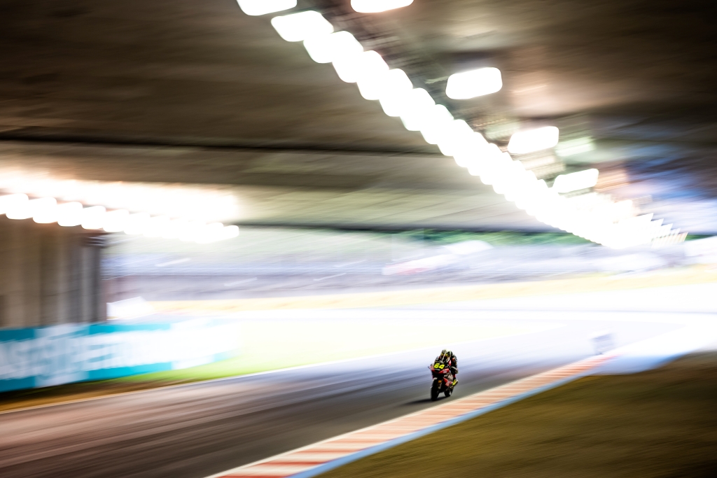 IntactGP's tweet photo. #JapaneseGP 🇯🇵 #Moto3 Qualifying

@DavidAlmansa22 took his 7️⃣th #Pole this season - 1´54.572

@david64official no less impressively performing with 🅿️6️⃣ - 1´55.147 +0.575, 2️⃣nd Row Start on Sunday

#LIQUIMOLY  #Dynavolt  #IntactGP  at @motegi_official https://t.co/bfmdN2jW6S