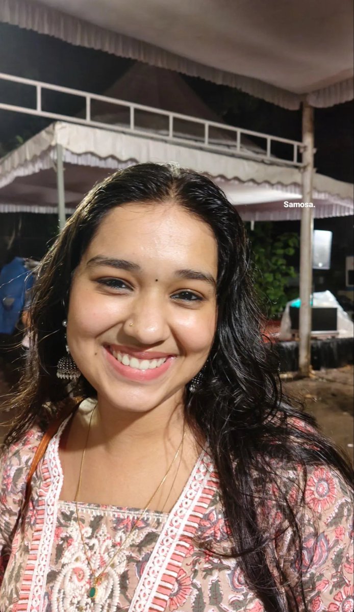natuguntalu's tweet photo. Deeni peru samanvitaa lanja white skintone tho kasi ekkistundhi🥵 aa pallaki modda petti ruddi deeni notlo deep ga pettesi facial cheyyali lanjaki🥵🤤💦 https://t.co/Fj9Hr73He1