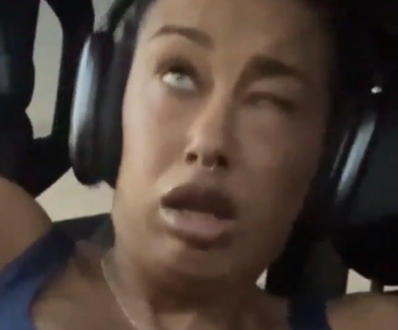 ledre2002's tweet photo. @EroticRobe7og2 Shit had we weak🤣 https://t.co/zVTlze84lM