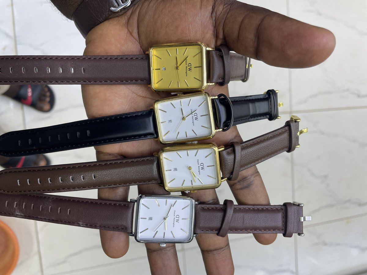 assther2's tweet photo. J’ai récemment eu un arrivage des montres pour ceux qui sont intéressés pour juste vous montrer ça 🙏🏾 https://t.co/6BRhPXpGXu