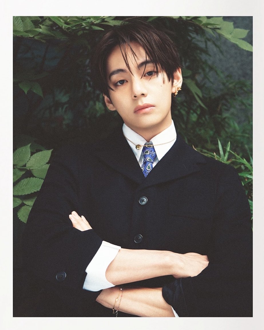 JJUNGKOOK_mona's tweet photo. 셀린느쇼 Ete 2027 태형이 개존잘이다ㅠㅠㅠㅠ https://t.co/HsSnY3rAdD