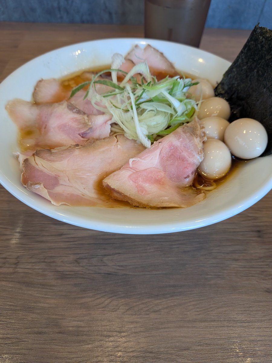 risimo3's tweet photo. オカムラのコンテッサセコンダ買っといた。
スープと麺がイマイチだったけどチャーシューが美味しかった。ラーメンって何やっけ… https://t.co/E1AZDmbHSv