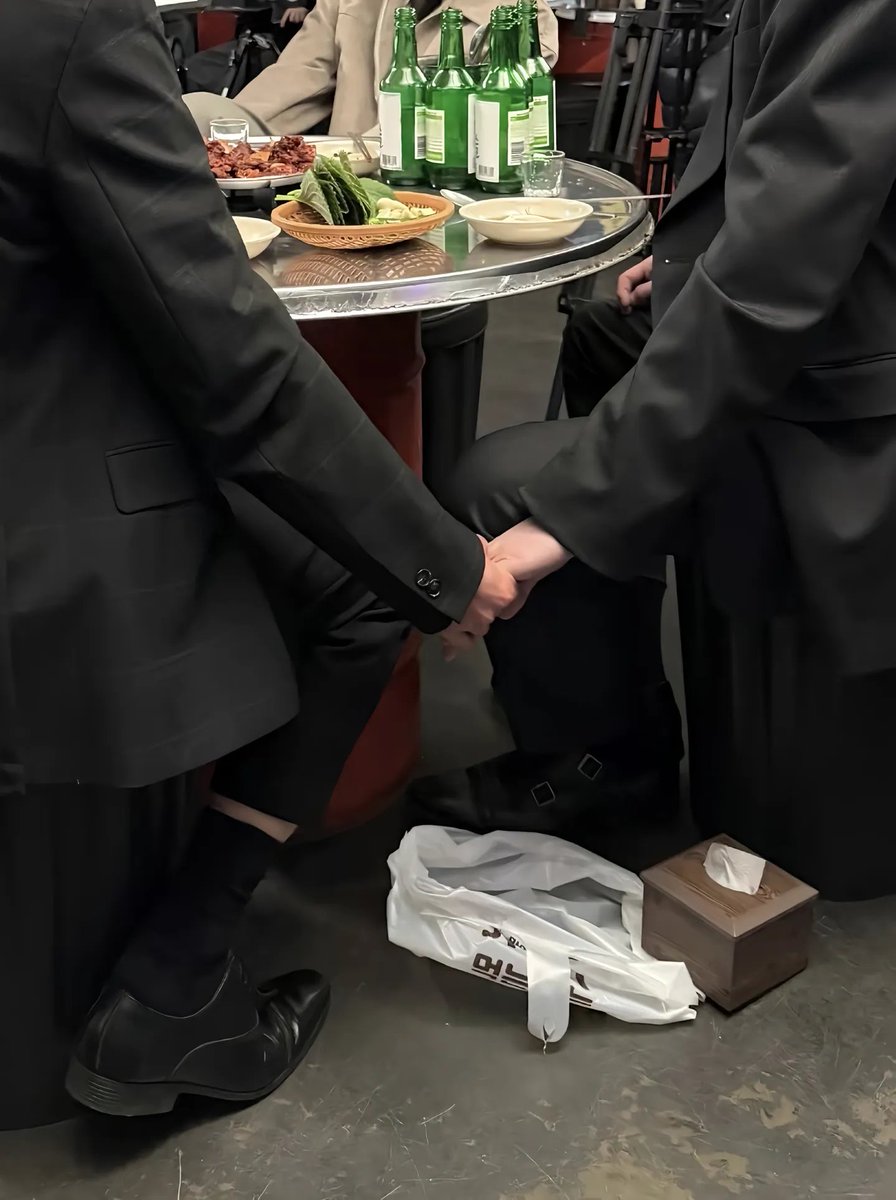 ifqpc5's tweet photo. 死生契阔，与子成说，执子之手，与子偕老。
无论生死离合，我曾与你立下约定，要牵着你的手，一起白头到老‌。‌

#검제와_함께한_100일
#100DayswithTPP https://t.co/8xpAwOIUDH