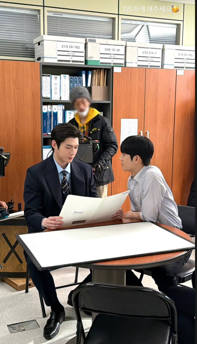 Lysiwoo's tweet photo. 100일 동안 검사의 제안과 함께하며, 사건 뒤의 상처와 이야기를 함께 마주했습니다. 쉽지 않은 현실 속에서도 자신의 신념을 지키려 했던 모습이 큰 울림을 주었어요.

#검제와_함께한_100일
#100DayswithTPP https://t.co/r9BSldrU2S
