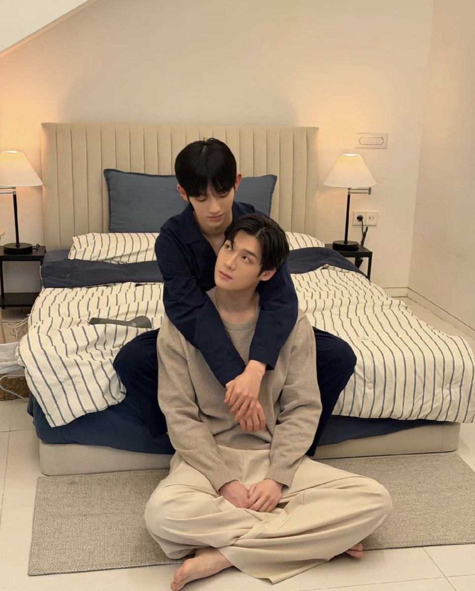 wanmua69's tweet photo. 여기까지 오느라 정말 수고했어요🥹🥹 하늘에 간절히 기도합니다. 두 사람이 언제나 순조롭고, 건강하고, 평안하고 행복하기를🥺🥺🥺 부탁드립니다💙💜🐶🐰

#검제와_함께한_100일 
#100DayswithTPP https://t.co/Um1NETIGFK