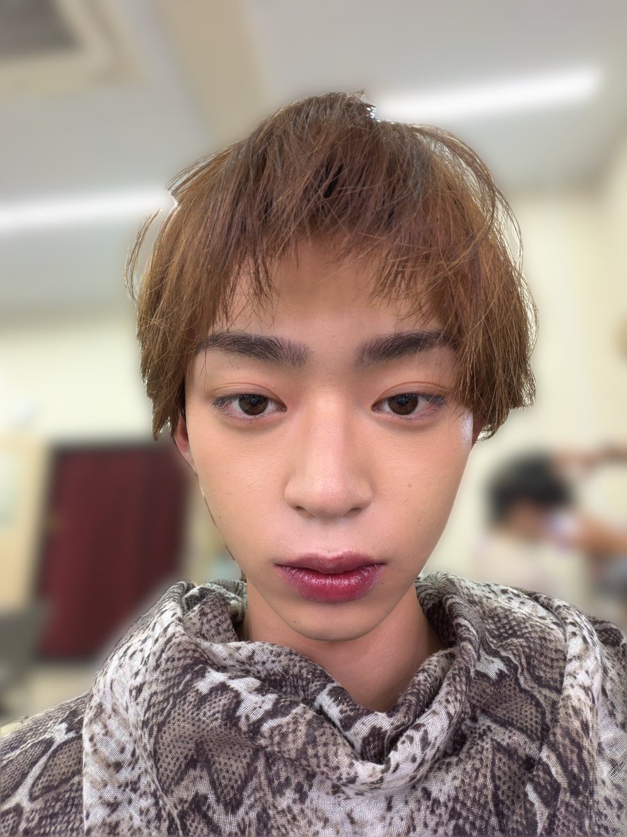 shuntakondo_'s tweet photo. ヘアメイク終わった！
今日の名古屋公演楽しみだね😊 https://t.co/pKRQJIgWeL