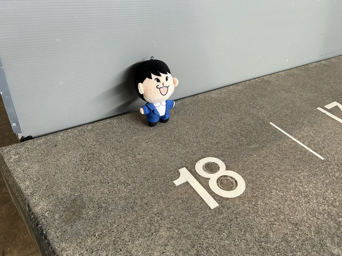 Suzumura_music's tweet photo. #鈴村健一「#満天LIVE2026」
～おしゃべり多めのA面～
🌟本日開催🌟

本日も河口湖
ステラシアターで
お待ちしております❕

カラオケ大会
飲食店コラボなども
お楽しみください🎤🍽️

📝当日情報まとめ
https://t.co/quK9xM0RLy

🎧新曲「ステラグラフ」配信中
https://t.co/m17D1b63UE https://t.co/FkFLoDj8X5