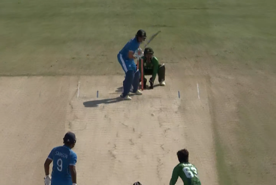 FarziCricketer's tweet photo. If India wins on this pitch, 1 Gold will be added in Cricket and 1 in Kabaddi. https://t.co/E7MPlwejTu