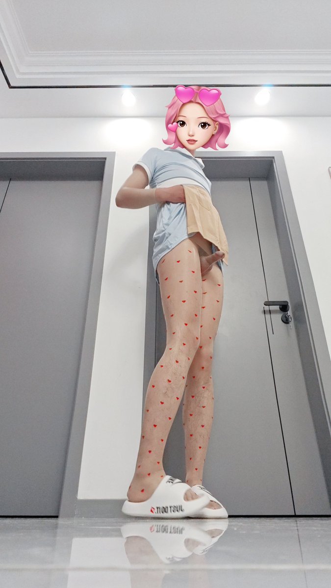 aifutazi's tweet photo. 好利来蛋糕都吃过吧，但是穿好利来制服的爱心丝袜牛牛你们都见过吗 (爱心丝袜❤️三) #男娘 #伪娘 #御姐 #femboy #jk #丝袜 #肉丝 #黑丝 #丝袜jj #小皮鞋 #汉服 #汉服鞋 #白丝 #女装 #JK #男の娘 #伪娘露出 #伪街 #好利来 https://t.co/l4ibO5LLG7