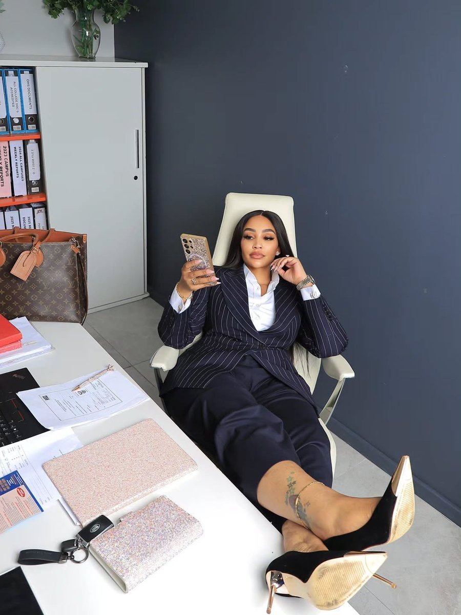 Chigbem2's tweet photo. Good morning beautiful people 

What's the plan for the weekend ?

Are you free, can we hang out?

Drop location: Lagos only https://t.co/KwxJscVPje