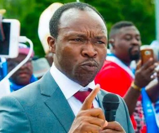 amba_newsline's tweet photo. “Train every Ambazonian above 18 on how to use operate a rifle even if they don’t have one our country is at war”.~Dr @ChoAyaba  Leader of the liberation. https://t.co/iiPmOgQlTC