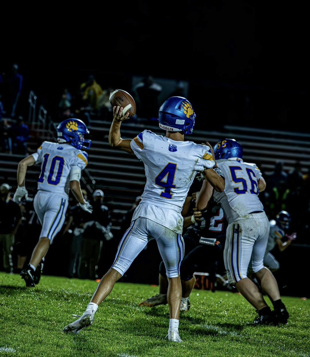 jdwesenberg's tweet photo. Bonduel Bears collected another big win tonight and are now 7-0. @qdwesenberg and the boys have moved into the #1 spot in WI for D6. Will be fun to see how it all plays out. https://t.co/J06JdLNZT8