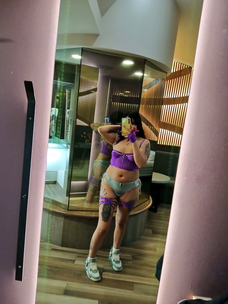 Paulinakali2106's tweet photo. Amores tengo contenido rico videollamadas y chat hot ❤️🤤 videos personalizados par que te desleches riquísimo 😋🍒
55💌75💌08💌37💌28
https://t.co/PkR9pzvBpO https://t.co/gCYbx8rqJ9
