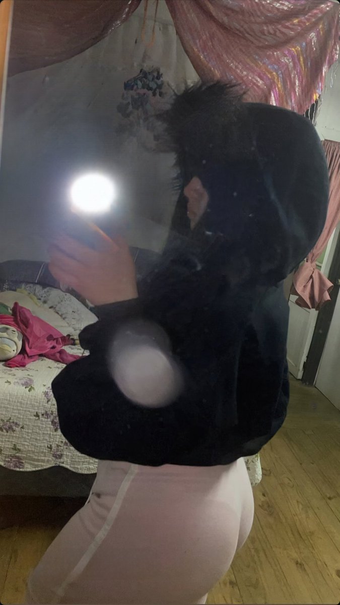 CumSlutMarin's tweet photo. Holis bbys ahora me eh vuelto muy caliente y eh sabroseado a mis amigas miren, me caliente mucho ella es Katrina 
#Sex #Teen #Chileputa #puta #zorra #slut #dark #asian #bitch #tits #ass #butty #hardsex #BBC #slutty https://t.co/YDn8YLpma5