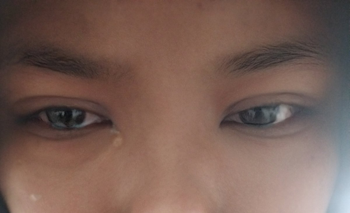 Jerooo_lin's tweet photo. minta rujukan tp dipersulit sm dokter. Katanya aku mending berdoa ke allah sambil nunjuk kerudung ku. Tanya sholat ku penuh apa bolong. Katanya kalo dirujuk dan nanti suamiku tahu aku pernah ke poli jiwa bakal dijauhin. Aku bilang ga akan nikah. Katanya pikiranku menyimpang. https://t.co/DOYJIgVAr0