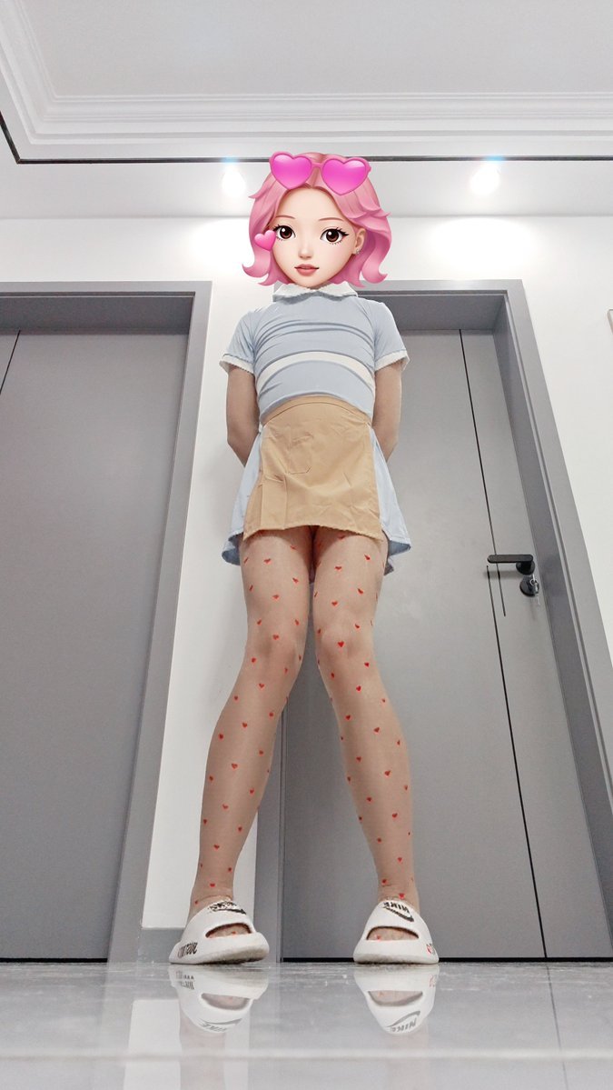 aifutazi's tweet photo. 好利来蛋糕都吃过吧，但是穿好利来制服的爱心丝袜牛牛你们都见过吗 (爱心丝袜❤️一) #男娘 #伪娘 #御姐 #femboy #jk #丝袜 #肉丝 #黑丝 #丝袜jj #小皮鞋 #汉服 #汉服鞋 #白丝 #女装 #JK #男の娘 #伪娘露出 #伪街 #好利来 https://t.co/Dab41fQEUS