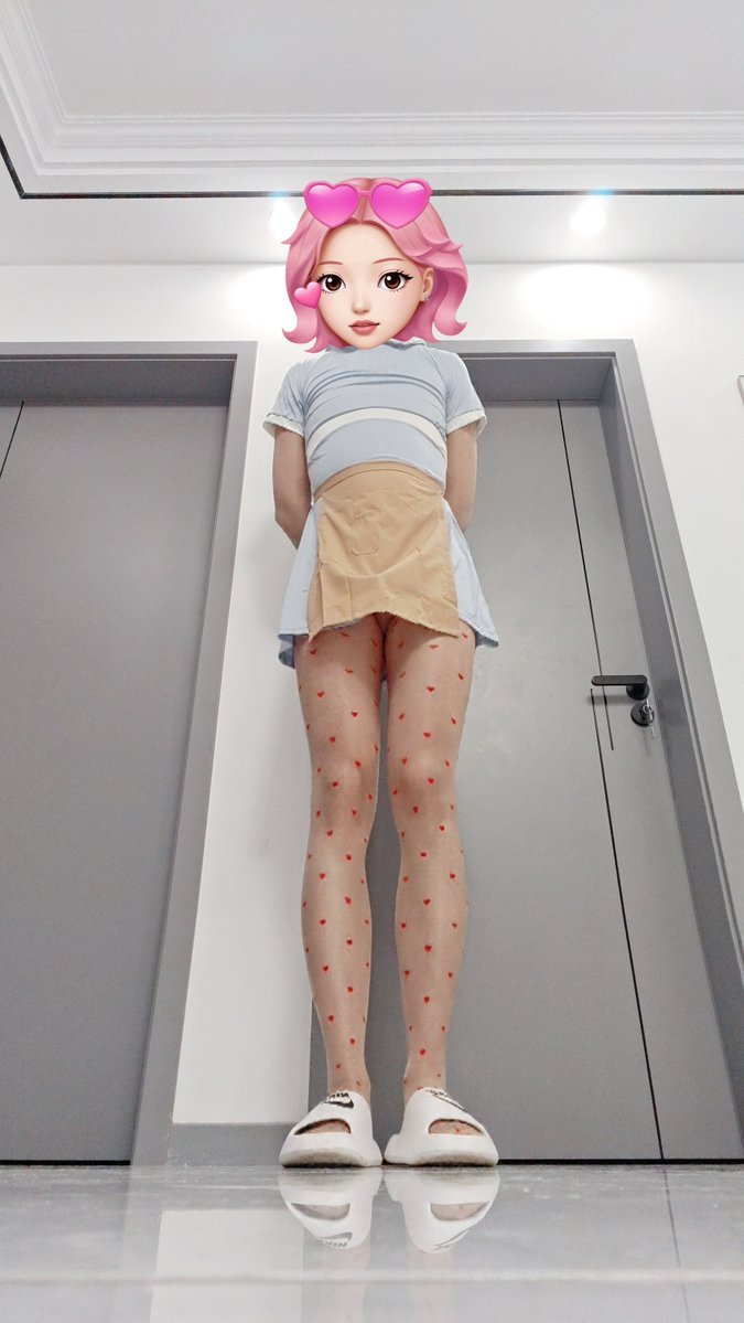aifutazi's tweet photo. 好利来蛋糕都吃过吧，但是穿好利来制服的爱心丝袜牛牛你们都见过吗 (爱心丝袜❤️一) #男娘 #伪娘 #御姐 #femboy #jk #丝袜 #肉丝 #黑丝 #丝袜jj #小皮鞋 #汉服 #汉服鞋 #白丝 #女装 #JK #男の娘 #伪娘露出 #伪街 #好利来 https://t.co/Dab41fQEUS
