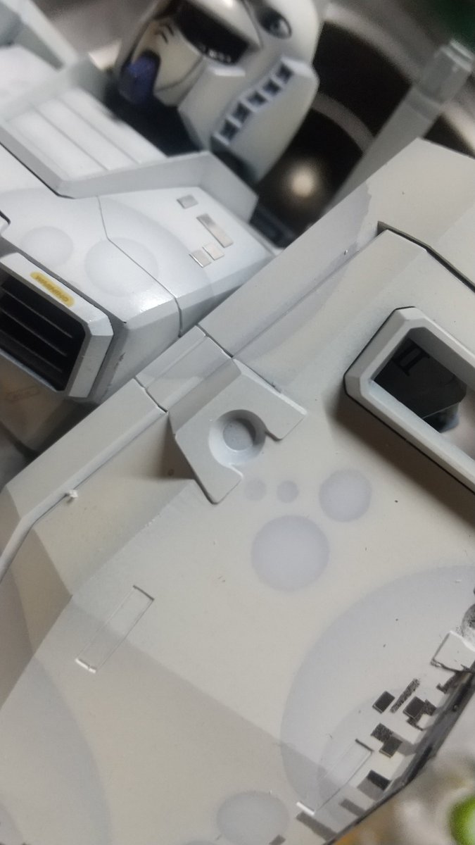 cv09essex's tweet photo. こんな塗り方ばかりしてますとね、自分にとっては『千載一遇の大成功❗️』パーツが、一部の読者諸氏からは『失敗にしか見えない』とお叱りを頂く事も多い訳です（笑）
要は、見る者の理想から遠ければ何であれ、粗やら失敗やらに映る事が珍しくない、という事です🎵 https://t.co/hv2er4VHbh