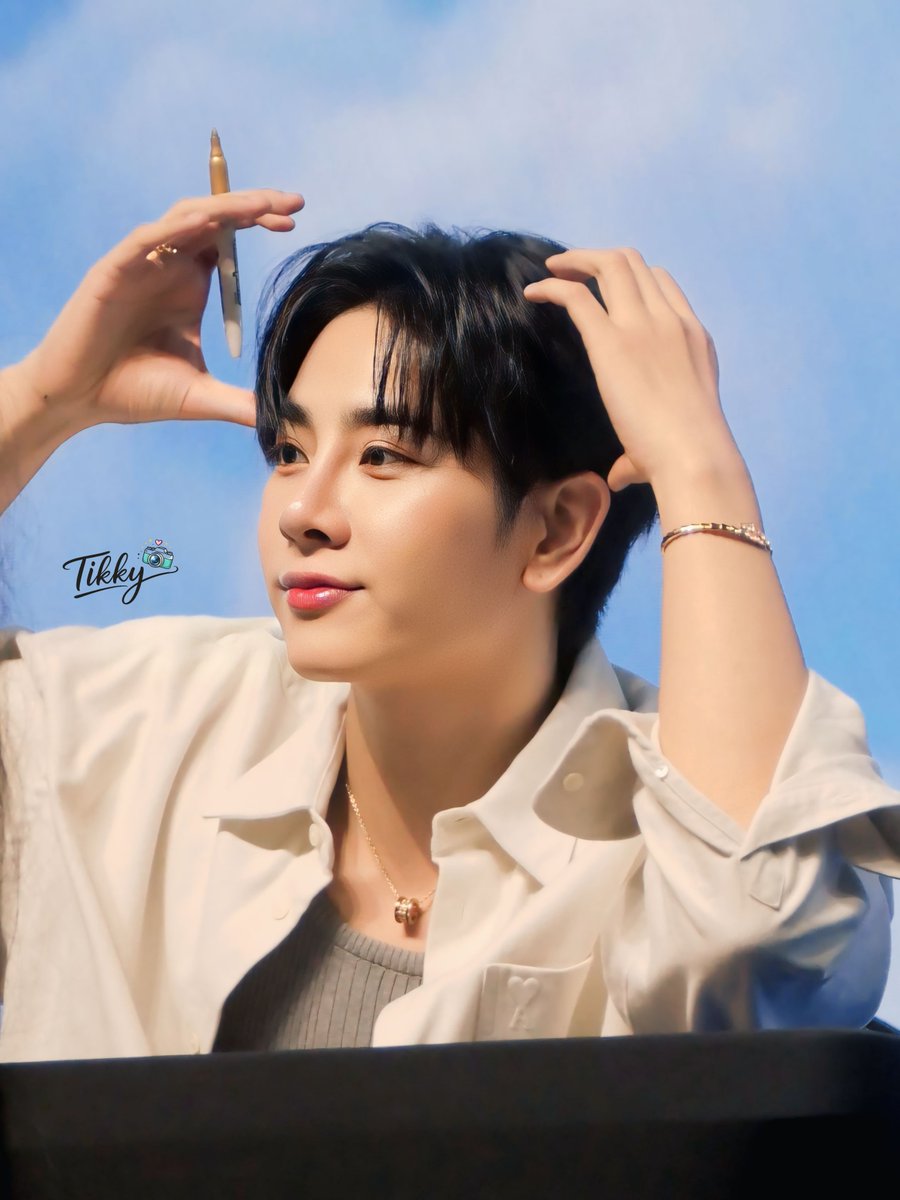 tikkyhamcheese's tweet photo. ส่งกำลังใจให้คูมหมอมิกคนเก่ง 🧑‍⚕️❤️
ขอให้วันนี้น้องแมวใจดีกับคูมหมอน๊า

#mixxiw : @wixxiws
#เอิร์ทมิกซ์ #Earthmix 
#GMMTVFANIVAL2026HappyFamilyxEM https://t.co/KypyFPnYX5