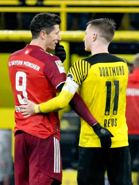 1370fics's tweet photo. happy boyfriends day to them #leweus https://t.co/A4FunhcC8U