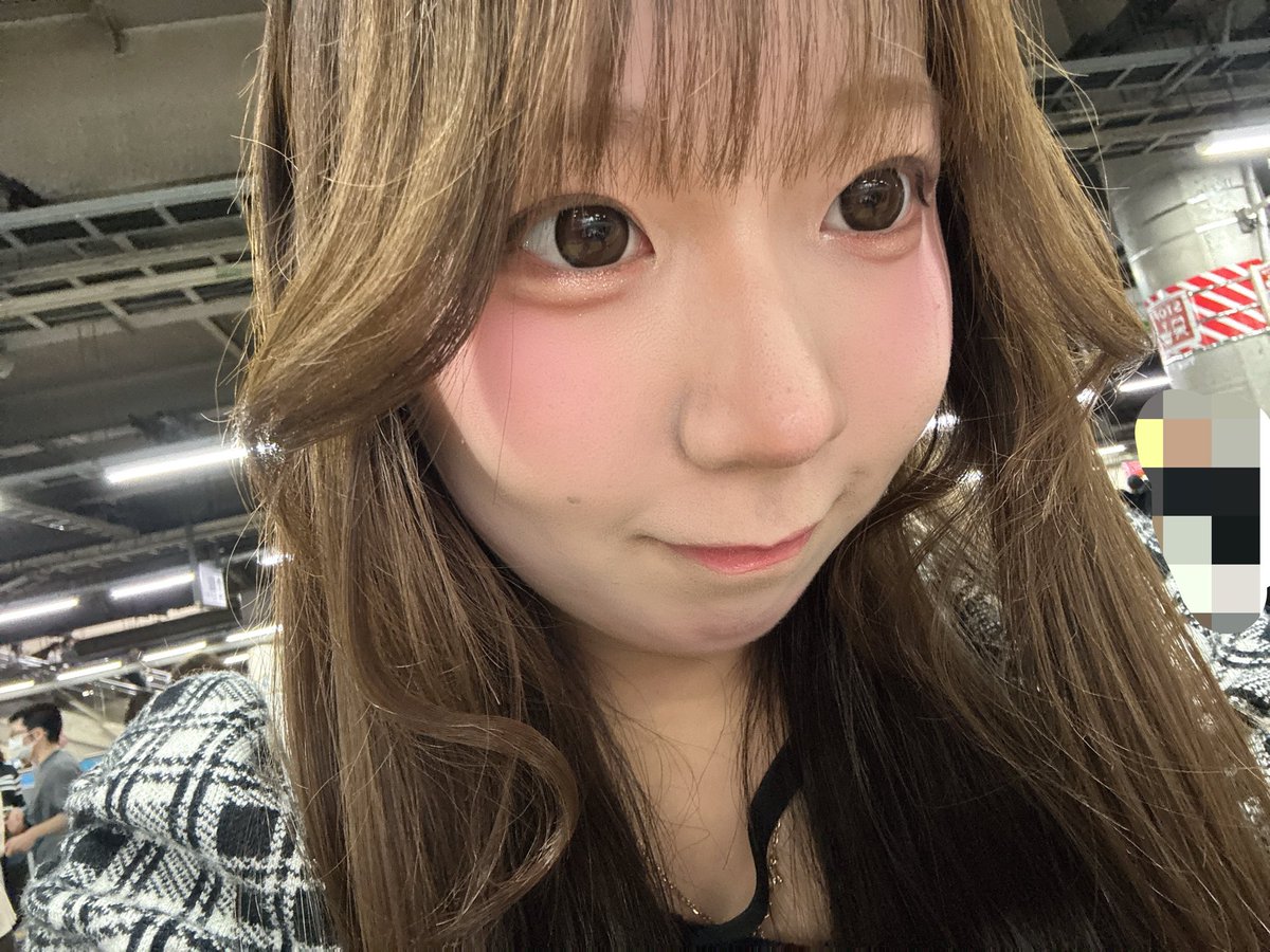 ua_amouda's tweet photo. おそいけどおはよう！！！
今日は久々のおふなので！！午前中美容dayして夜はお友達とご飯にいきます🫪🫪🫪🫪💞💞

晴れてるけど少し風が冷たくなってて秋を感じます💫✨
髪色は茶色続けるつもりーー！！みんな��りがとう😖💞🩵 https://t.co/FNnupe9im1