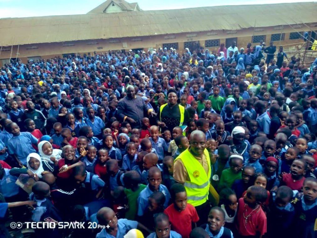 PatienceNamudd1's tweet photo. ONC SCHOOL MONITORING KYOTERA: Hon. Hellen Nakeeya and Kyotera District ONC Coordinator Hon. Namugera Rodgers monitored Kyotera Central P/S, where 1,007 of 1,039 pupils were present. The team noted gaps in classrooms, desks, water, electricity and staff quarters. #ONCUpdates https://t.co/J0WeQvORpT