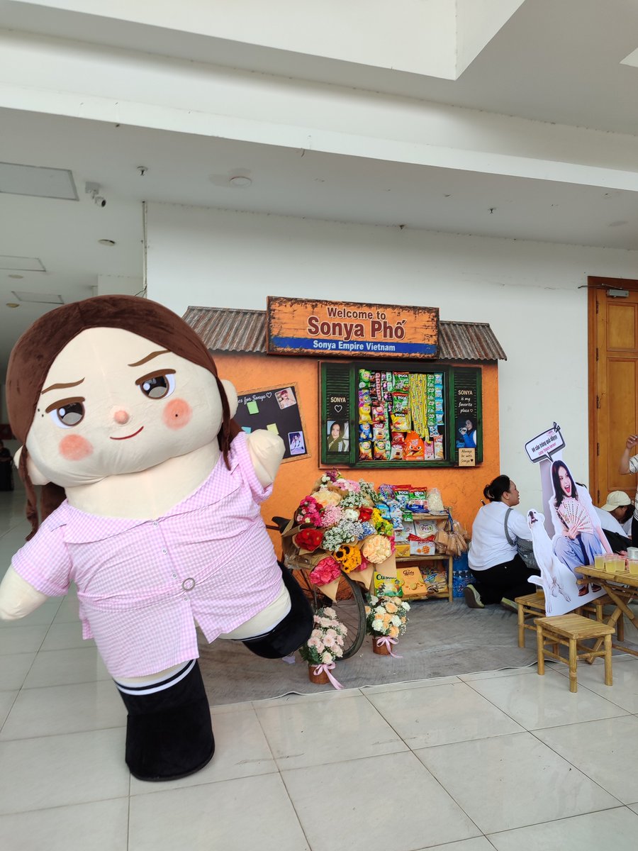sonyaempirevn's tweet photo. Mascot Sonya ... So funny 🤣🤣🤣🤣

#LMSYEVERAFTER 
#LMSYUnfoldInHCMCity 
#LMSY 
#ลูกหมีซอนญ่า https://t.co/xwXtUorehj