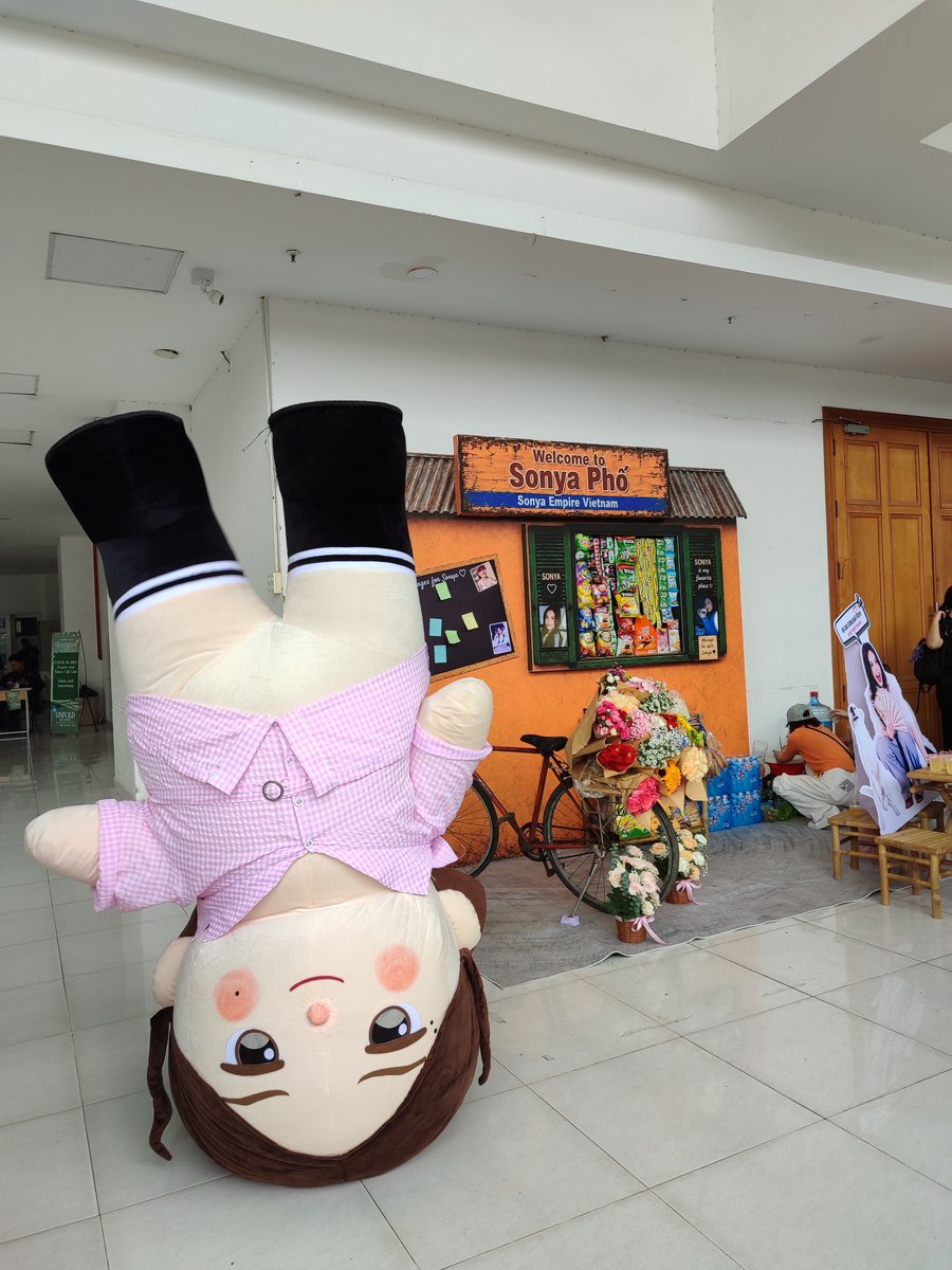 sonyaempirevn's tweet photo. Mascot Sonya ... So funny 🤣🤣🤣🤣

#LMSYEVERAFTER 
#LMSYUnfoldInHCMCity 
#LMSY 
#ลูกหมีซอนญ่า https://t.co/xwXtUorehj