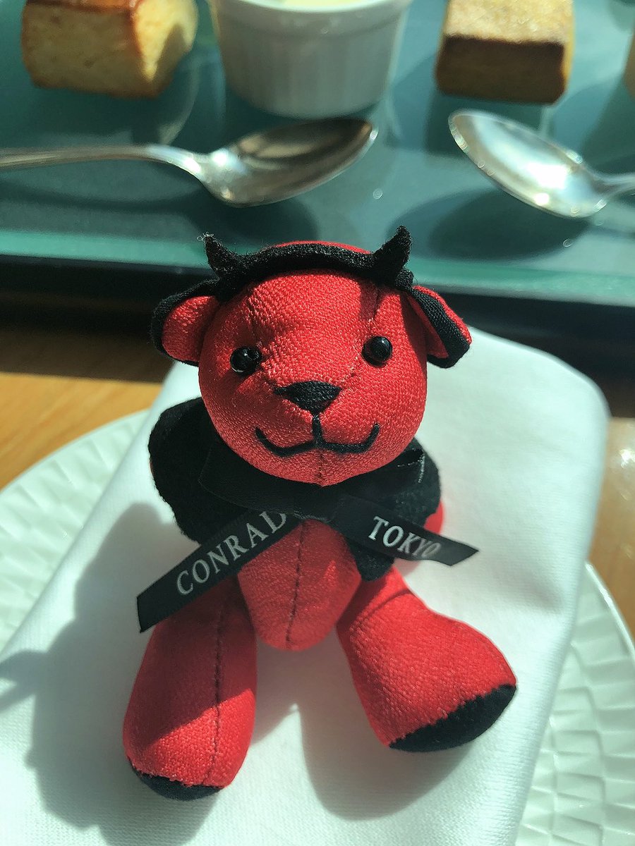 GRACE08468403's tweet photo. アフタヌーンティー、コンラッド東京｢トゥエンティエイト｣さん\( *´꒳`*)/
はっぴーハロウィ〜ン\(°∀° )/

プラン
アート・オブ・オータム・アフタヌーンティー

毎年恒例のハロウィンアフタヌーンティー(   ˉ͈̀꒳ˉ͈́ )✨🎃

 #東京  #ホテル  #アフタヌーンティー  #コンラッド東京  #ハロウィン https://t.co/83N2pDDKm8