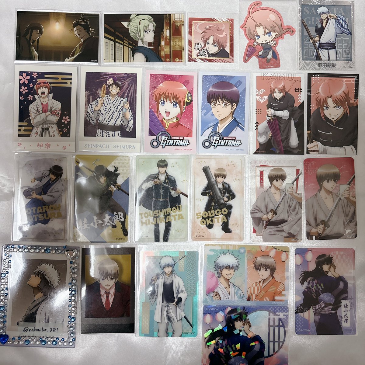 piyopiyo_O2's tweet photo. 【交換】銀魂 過去 現代 吉原大炎上 片面花柄和装 手入れ クリアカード 特典 ポストカード 缶バッジ ぱしゃこれ 

譲:画像1～5

求:ツリー2枚目＞3枚目＞他 異種銀時

1枚目は優先度の高いものとの交換優先
ミニ色紙攘夷志士は厳しめ(6枚目上段のいずれか+他複数提供いただける方最優先) https://t.co/tzcYVjCftE