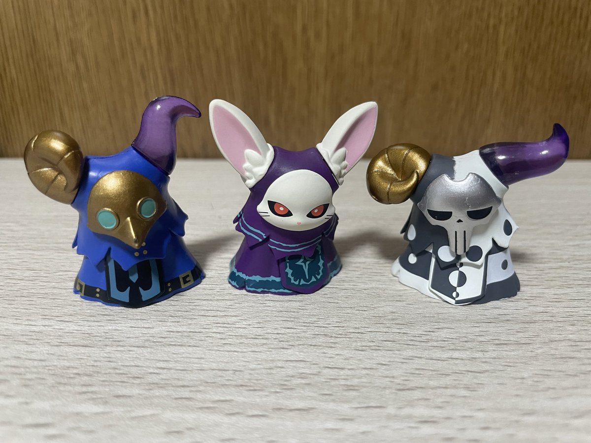 dandandanbo's tweet photo. ビルドウィザーズ
アナザーカラーと2
組み替えなしで飾ってみた
1は持ってないので
まとめて買うかなぁ悩む

アナザーカラーを
頭と体でねじらせて飾ってたから
ゆるくなって
正面むかせると前屈みになる(T ^ T)

ダブってる子達で組み替えしてますw https://t.co/uyLudtkPtS