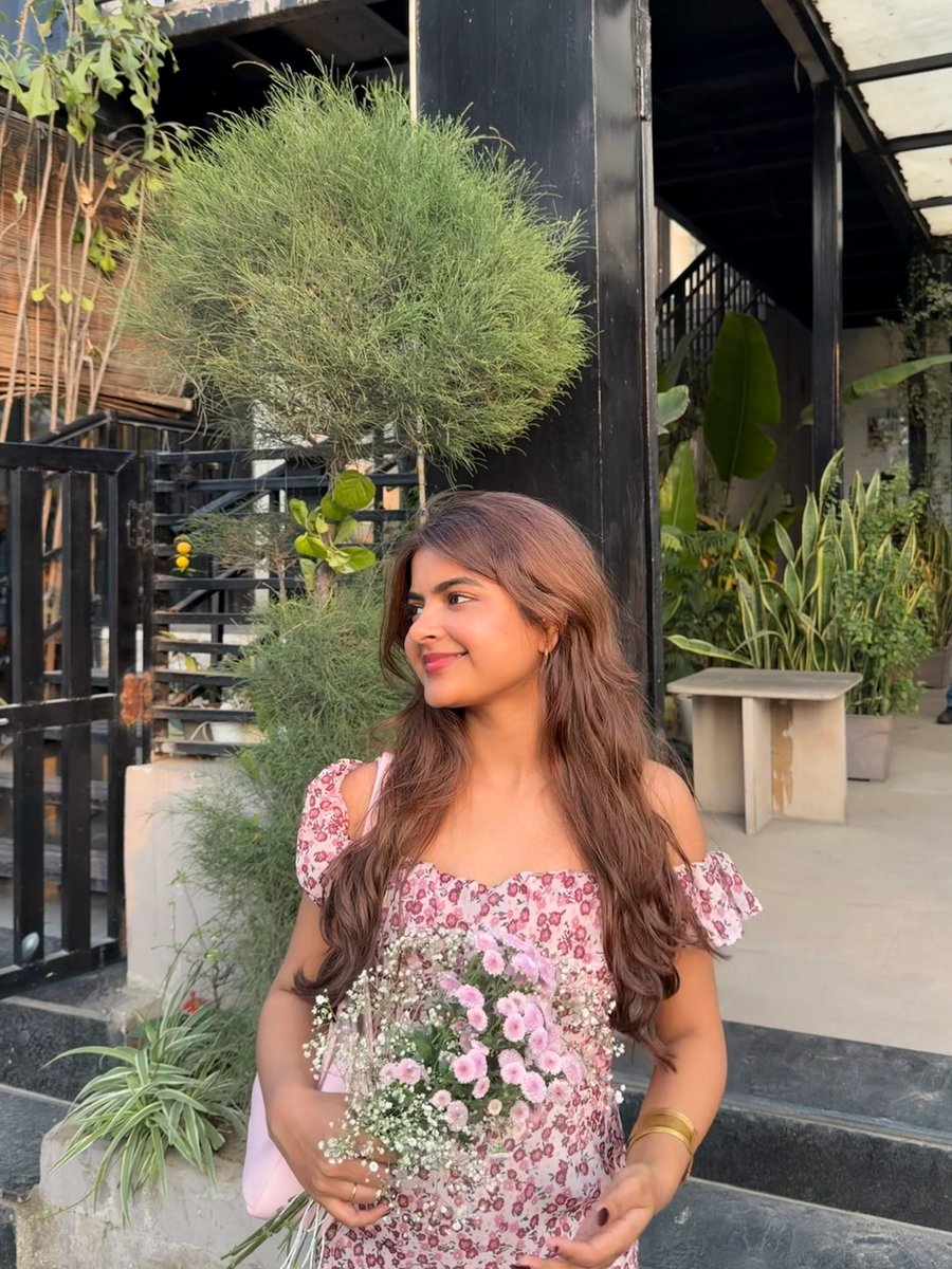 riyamishra986's tweet photo. Espresso, croissants &amp; effortless elegance.

#PinkDress #PinkOutfit #CafeVibes #CafeAesthetic #CoffeeAndCroissants #CoffeeDate #CafeGirl #IndianGirlStyle #DesiStyle #OutfitInspiration #IndianOutfits #GirlyVibes https://t.co/DrX99GOlao