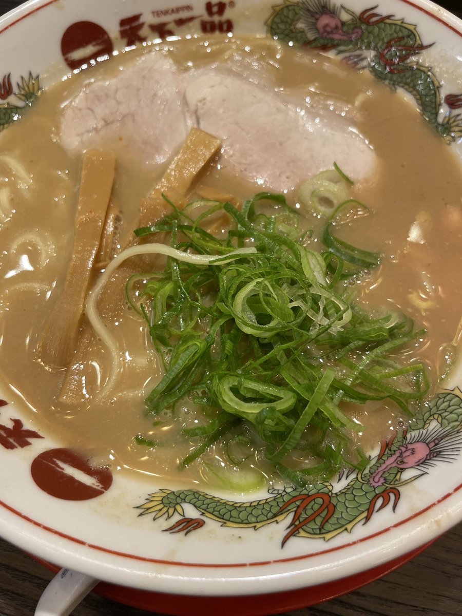 kahiiro99's tweet photo. 今週お疲れ様でした🍵
最近のごはん、お得シリーズの丸亀製麺、天一、つけ麺tetsuの麺祭り🍜
どれも賑わってました〜❗️

到着優待は、
✅パンパシ
500株で2000ポイント。
購入スタンプためれば商品引換も。 https://t.co/DfoQix72ef