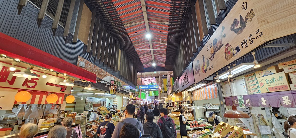 SMch77's tweet photo. カズオさんオススメの近江町市場の市場寿司行って生と炙りののどぐろ寿司と能登牛を味わうなど😊
#まりまりあのね
#れのちとおでかけ
#藤咲まりな
#槙宮令乃
#HelloYouth https://t.co/7fCVm919Qx