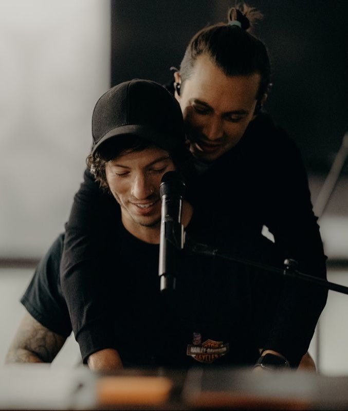 juanathema's tweet photo. it’s their day 👨‍❤️‍💋‍👨 https://t.co/ANRE7c4fbn