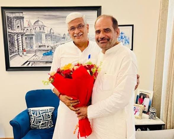 rameshbidhuri's tweet photo. केंद्रीय संस्कृति और पर्यटन मंत्री एवं जोधपुर लोकसभा क्षेत्र से लोकप्रिय सांसद माननीय श्री गजेन्द्र सिंह शेखावत जी को जन्मदिन की हार्दिक बधाई एवं शुभकामनाएँ।

माँ कालका जी से आपके उत्तम स्वास्थ्य, दीर्घायु एवं सुखमय जीवन की मंगलकामना करता हूँ।

@gssjodhpur https://t.co/g9G4h4qqv8