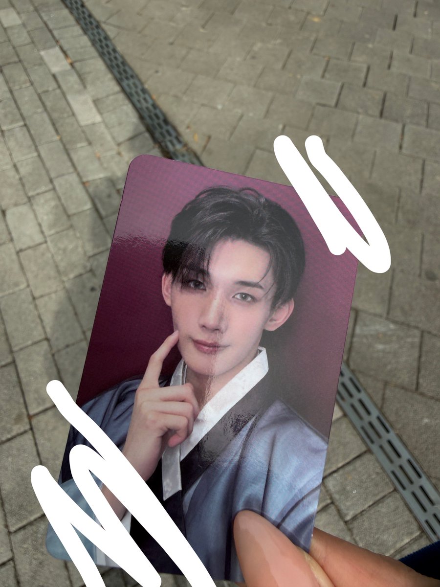 bejyoo's tweet photo. 르네존 루네존 포카 교환 의주 구합니다!
오늘, 내일, 택배 배송 전부 가능합니다

저 : 죠 JO
🌙 : 의주 EJ

디엠이나 멘션 주세요! https://t.co/6R1eR2F8R9