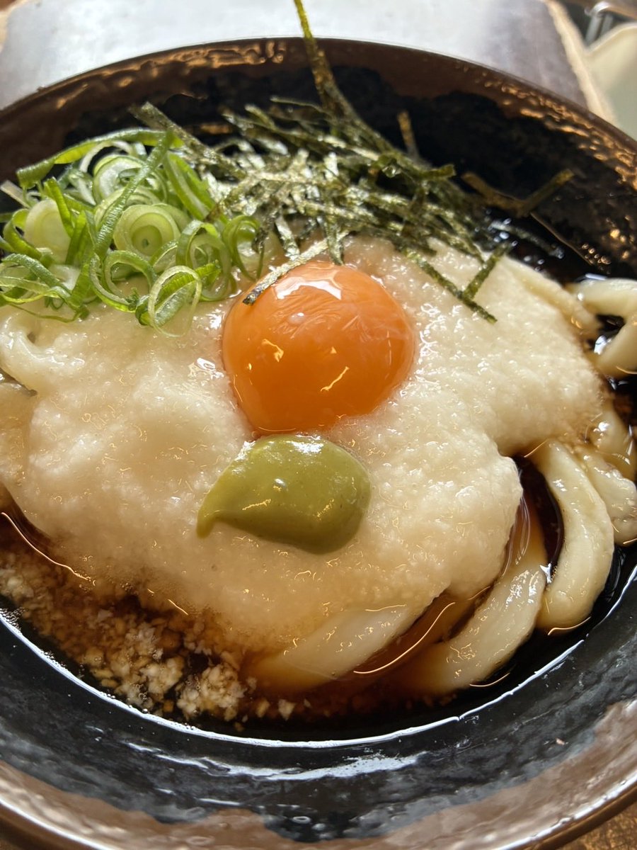 sanukiudonenya's tweet photo. とろ玉ぶっかけうどん https://t.co/iZYsX0szPm