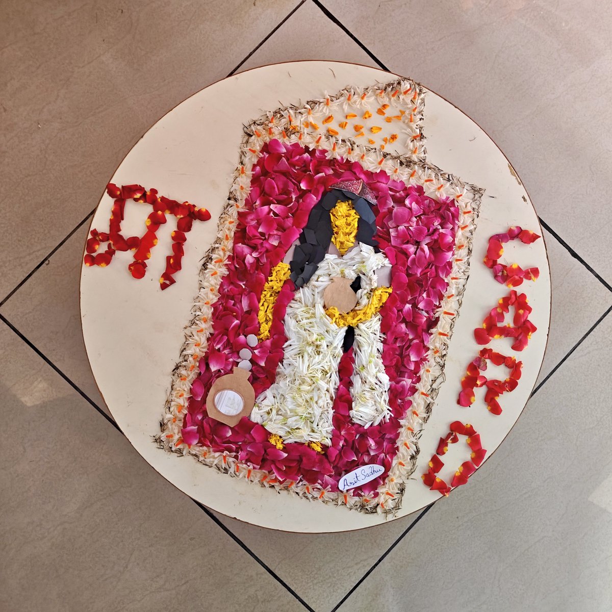 ASITSADHU3's tweet photo. #MahalakshmiVrat Samapan meets #WorldCardMakingDay ! My flower art brings Maa Mahalakshmi to life on a handmade card, blending faith, creativity and gratitude. May happiness, harmony and abundance bloom! #Mahalakshmi #FlowerArt https://t.co/ef9TNXSueL