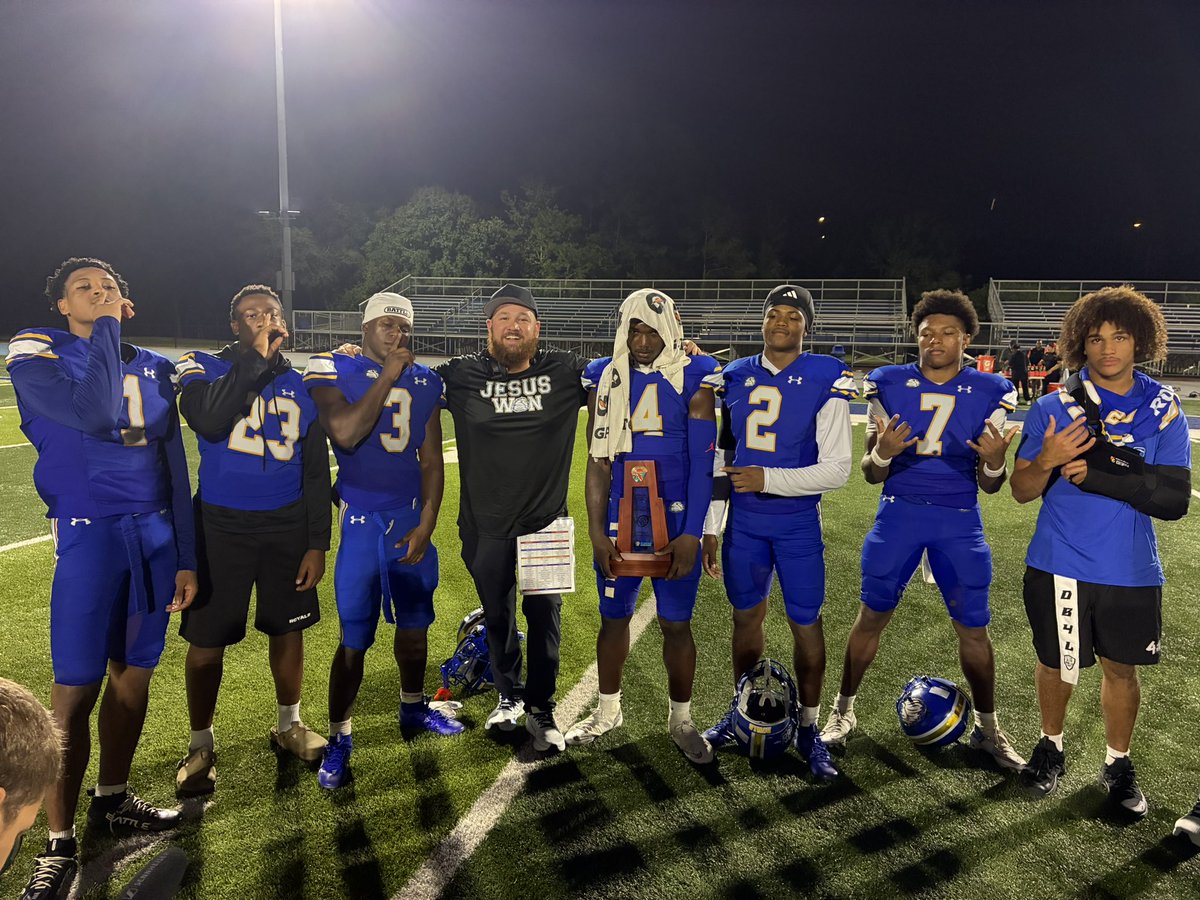 QBTucker's tweet photo. DISTRICT CHAMPS!
15 carries 217 yards and 4 TDs tonight from the RBs!
You can say a lot about me, but I ALWAYS get my room ready to play!!
Well done young men! I appreciate all the hard work you guys put in and I couldnโt be more proud to be your coach ๐๐ค
#B4B
#PTBD https://t.co/qNOjxjzOXm