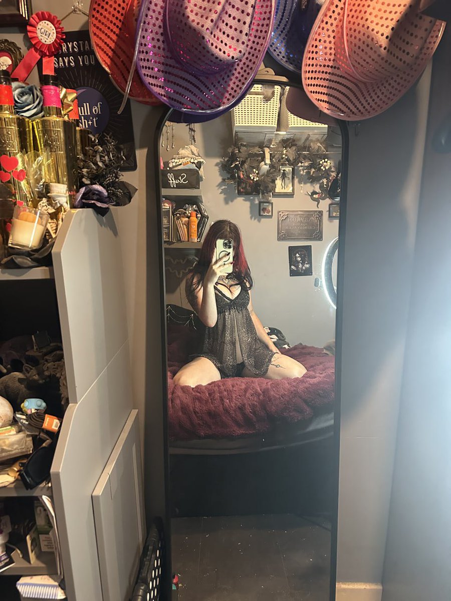 lilgothaya's tweet photo. don’t ask me what i’m wearing if ur not prepared for a dangerous answer https://t.co/c52EXMPwNZ