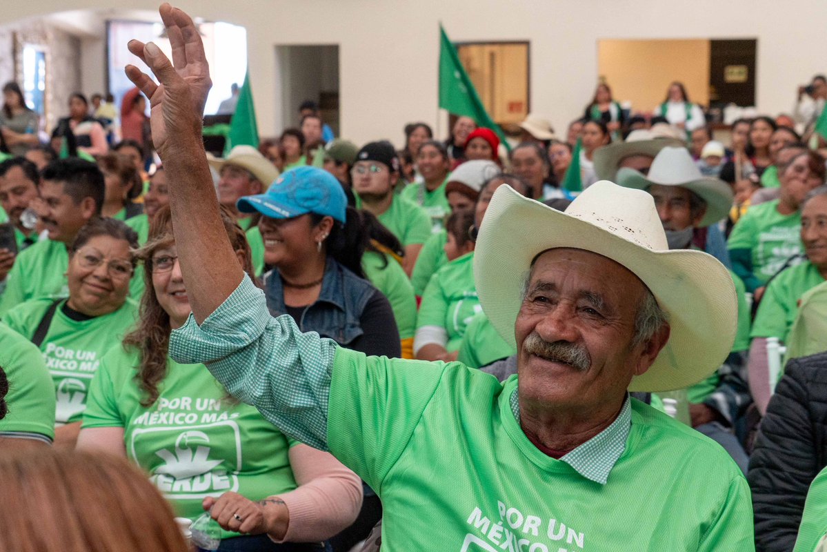 Miguelsamanop's tweet photo. #Aculco es tierra de gente trabajadora y de gran corazón; hoy llevamos a cabo una gran reunión con la #FamiliaVerde, con quienes coincidimos en algo: cuando trabajamos en equipo y con amor por nuestra gente, no hay meta que no podamos alcanzar 💚. https://t.co/BiRzLGHPlc