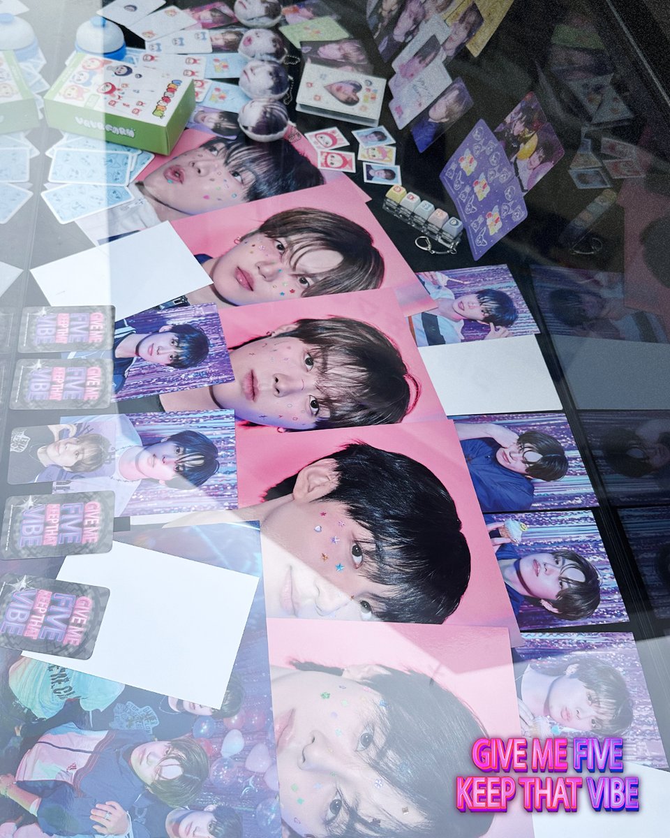 VRVRFARM's tweet photo. VERIVERY Official MD
🍓DAY 1
💜NOW OPEN!

🫐26.10.03 (SAT) 3PM ~ 6PM

#베리베리 #VERIVERY #VRVR
#VERIVERY_CONCERT
#GiveMeFiveKeepThatVibe https://t.co/tSJEmUQvjK
