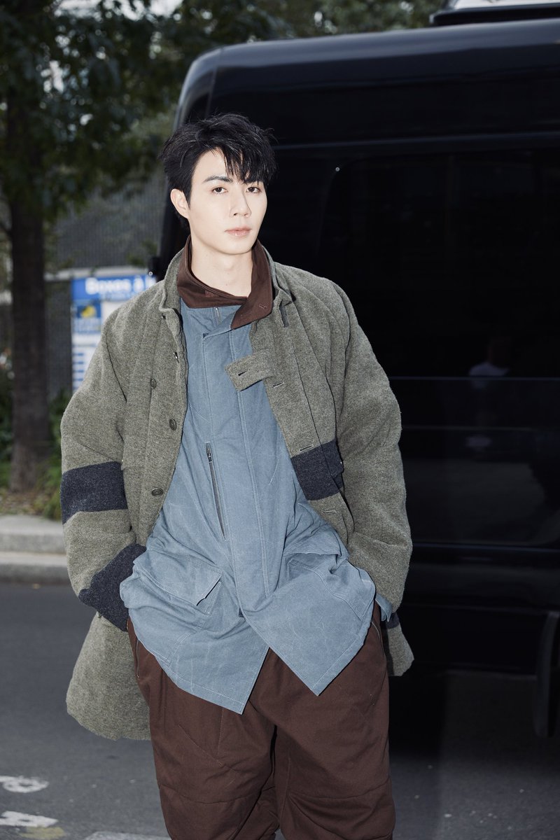 OneilyMusic's tweet photo. Zee Pruk attends the Yohji Yamamoto Spring/Summer 2027 Fashion Show in Paris. https://t.co/ICswE2sVNQ
