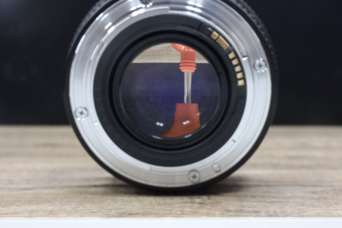 Hardoffcamera's tweet photo. CANON EF 50mm 1:1.4がジャンク商品で入荷です。
こちらAF効かずレンズ内もカビありです。
フィルム世代の単焦点な��でご興味ある方いかがでしょうか
#ハードオフ八王子大和田
#ハードオフ https://t.co/5swAL6cNoY