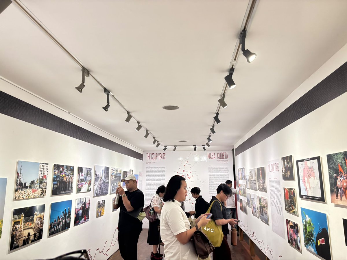 SEAJunction's tweet photo. 📸 A look inside The Coup Years: A Visual Chronicle of Resistance in Myanmar in Jakarta. The exhibition continues until 11 October 2026 at Dia.Lo.Gue Artspace. Visit the exhibition while it is still on view.
#jakartaartgallery #artisindonesia #photographe #photoftheday https://t.co/wsTgyHdejQ