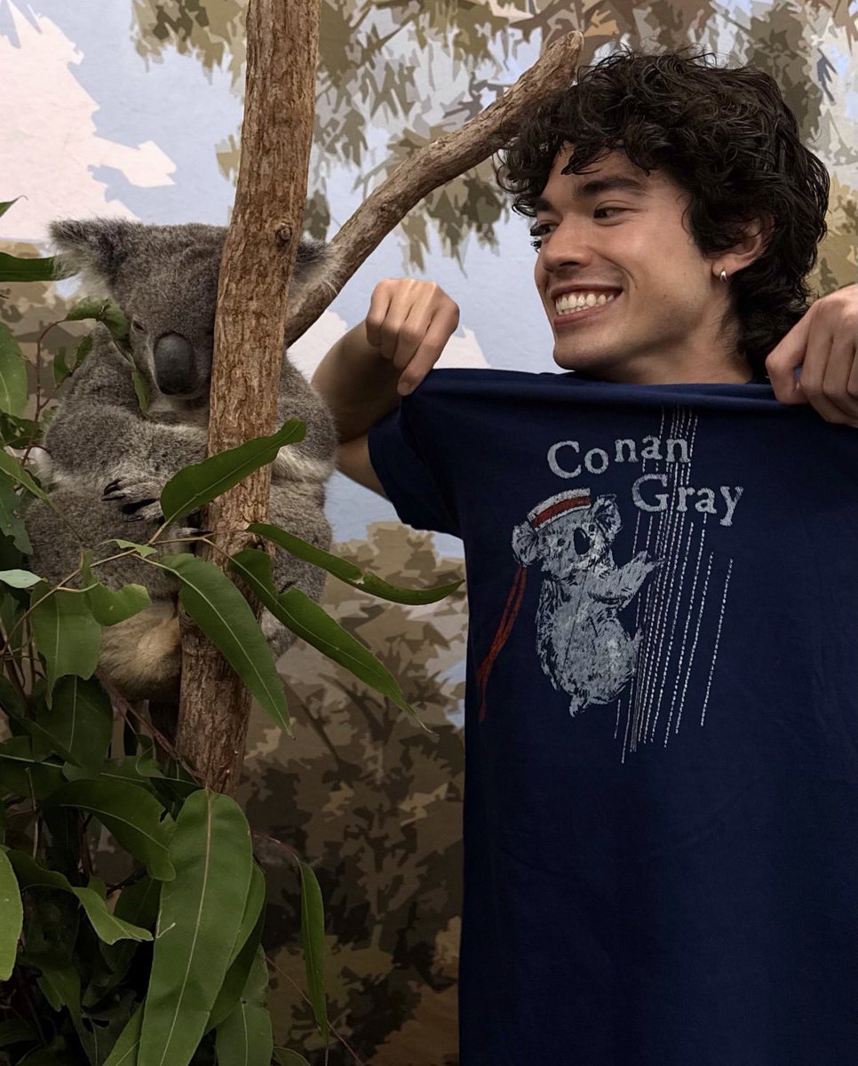 solongchemistry's tweet photo. his ass goes to australia mostly for the animals and i can’t blame him https://t.co/aKu1svWXYP
