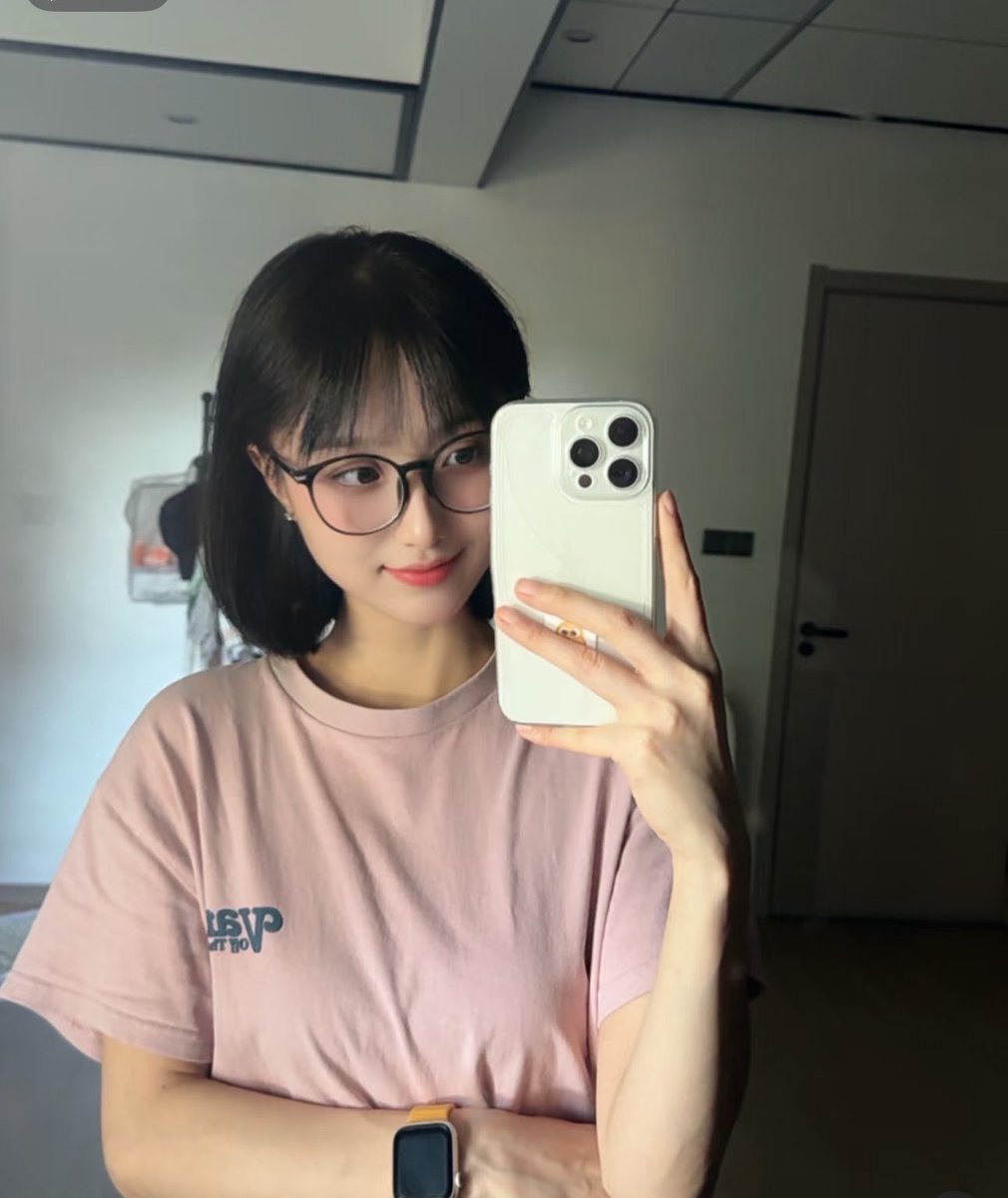 Deep_M0911's tweet photo. 第一次玩推      

为什么非要加微信啊？      

加qq不可以吗   加的留言1 https://t.co/Fi8NadZYEK